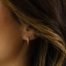 Load image into Gallery viewer, Sterling Silver & Cz 15mm Huggie hoop earrings
