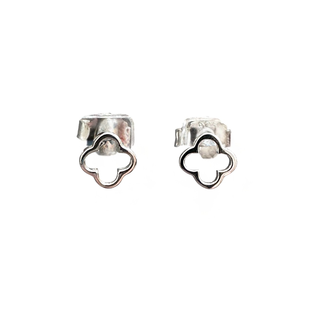 Sterling Silver Clover Stud Earrings – 8 mm