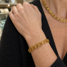Load image into Gallery viewer, Gold Vermeil Interlockling Link Bracelet
