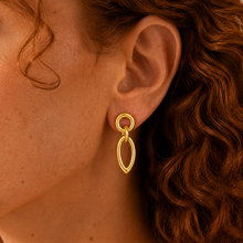 Load image into Gallery viewer, Gold Vermeil Interlocking Link Drop Earrings
