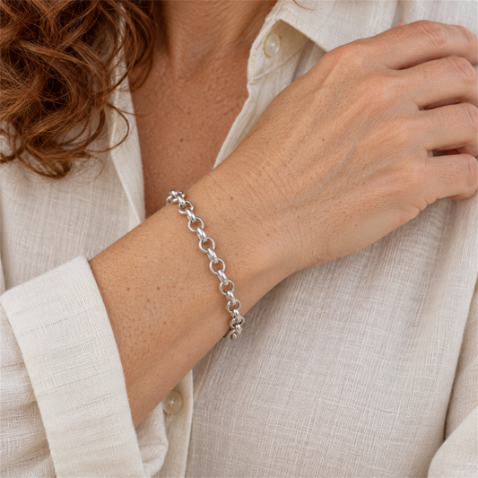 Sterling Silver 7.47mm Round Belcher Bracelet worn by the Urban Armour model with cream linen shirt